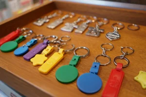 móc khóa nhựa co nhiệt (shrink plastic)