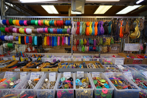 mua dụng cụ làm móc khóa ở đâu