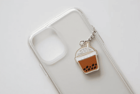 Ốp lưng nhựa cứng gắn charm hình bánh trà sữa