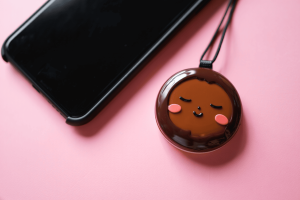 móc khóa treo điện thoại hình bánh quy acrylic dễ thương