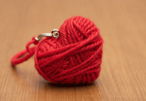 Móc khóa len hình trái tim